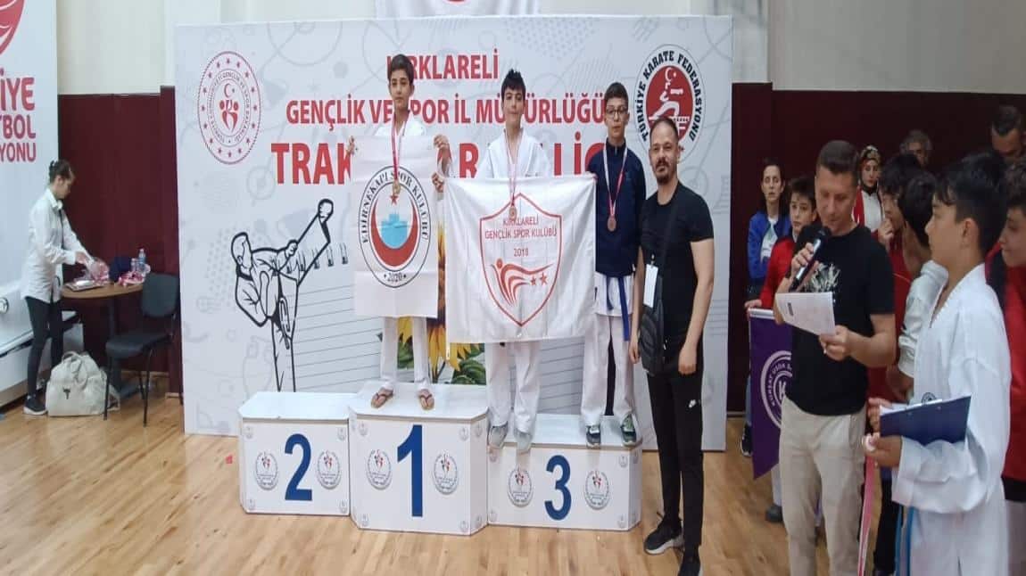 Öğrencimiz Muhammed Ali Kırklareli Gençlik ve Spor Müdürlüğü Trakya Ligi'nde 42 kg da 1. Olmuştur tebrik eder başarılarının devamını dileriz.