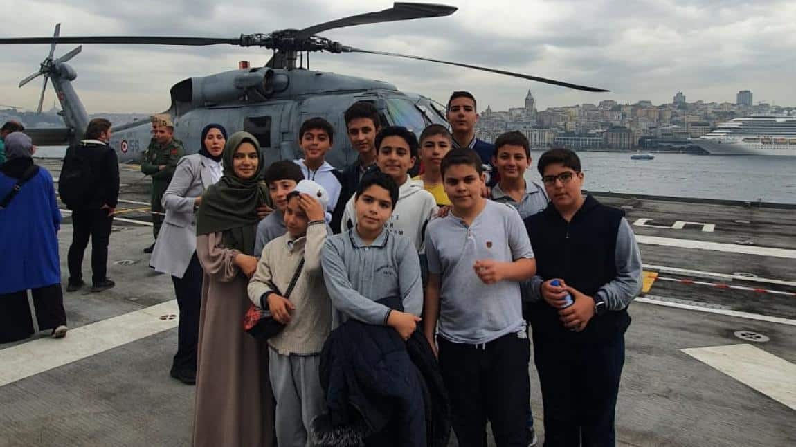 Öğrencilerimiz ÇEDES projesi kapsamında  TCG Anadolu gemisini ziyaret etti.