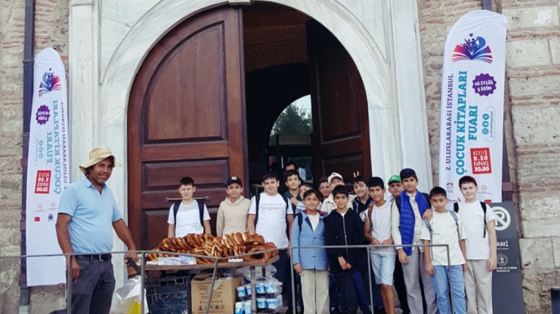 Yavuz Selim İmam Hatip Ortaokulu Okul Meclisimizle Rami Kütüphanesi Çocuk Kitapları Fuarındayız